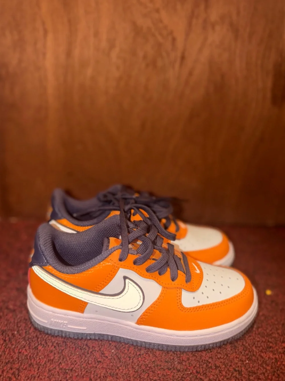 Nike Kids Orange and Gray Low-Top Sneakers with Smiley Heel